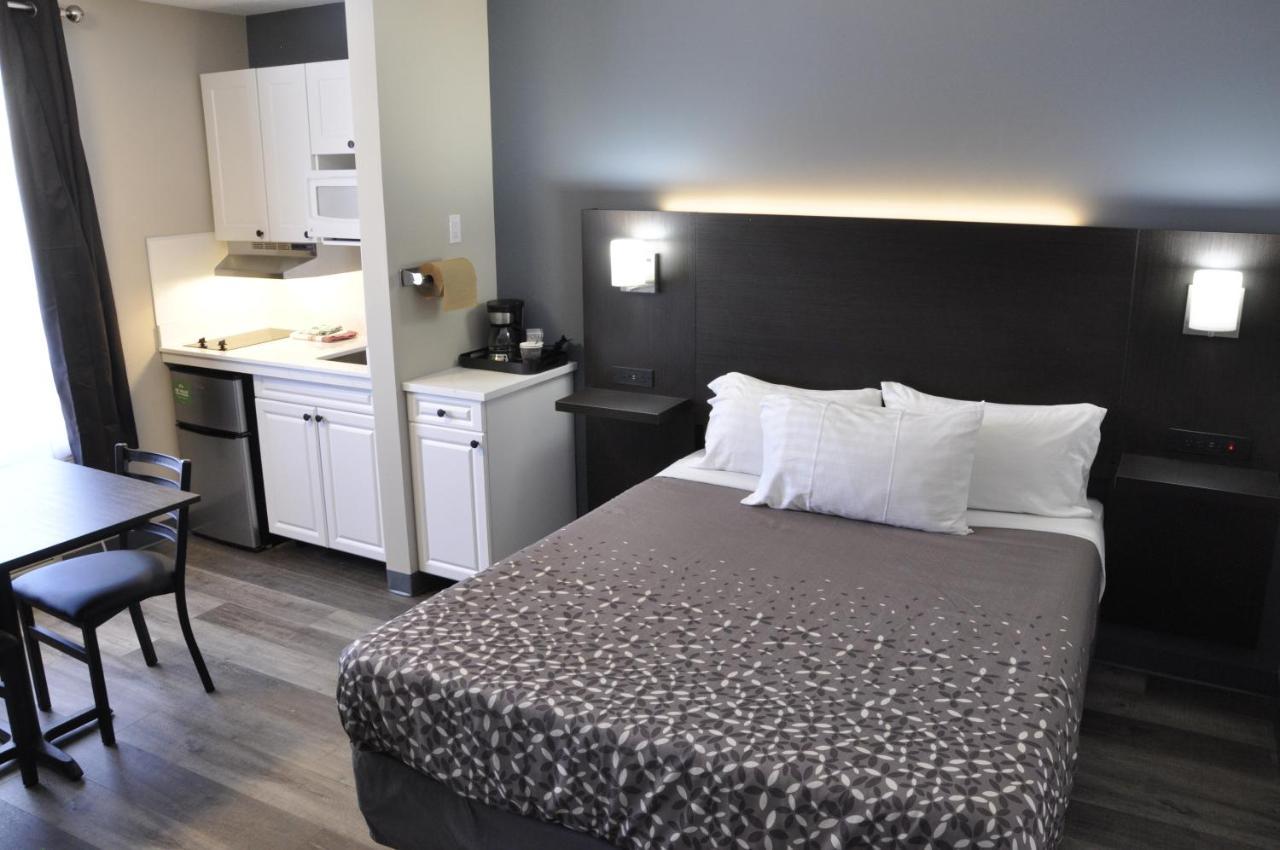 Moonlight Inn And Suites Садбери Экстерьер фото