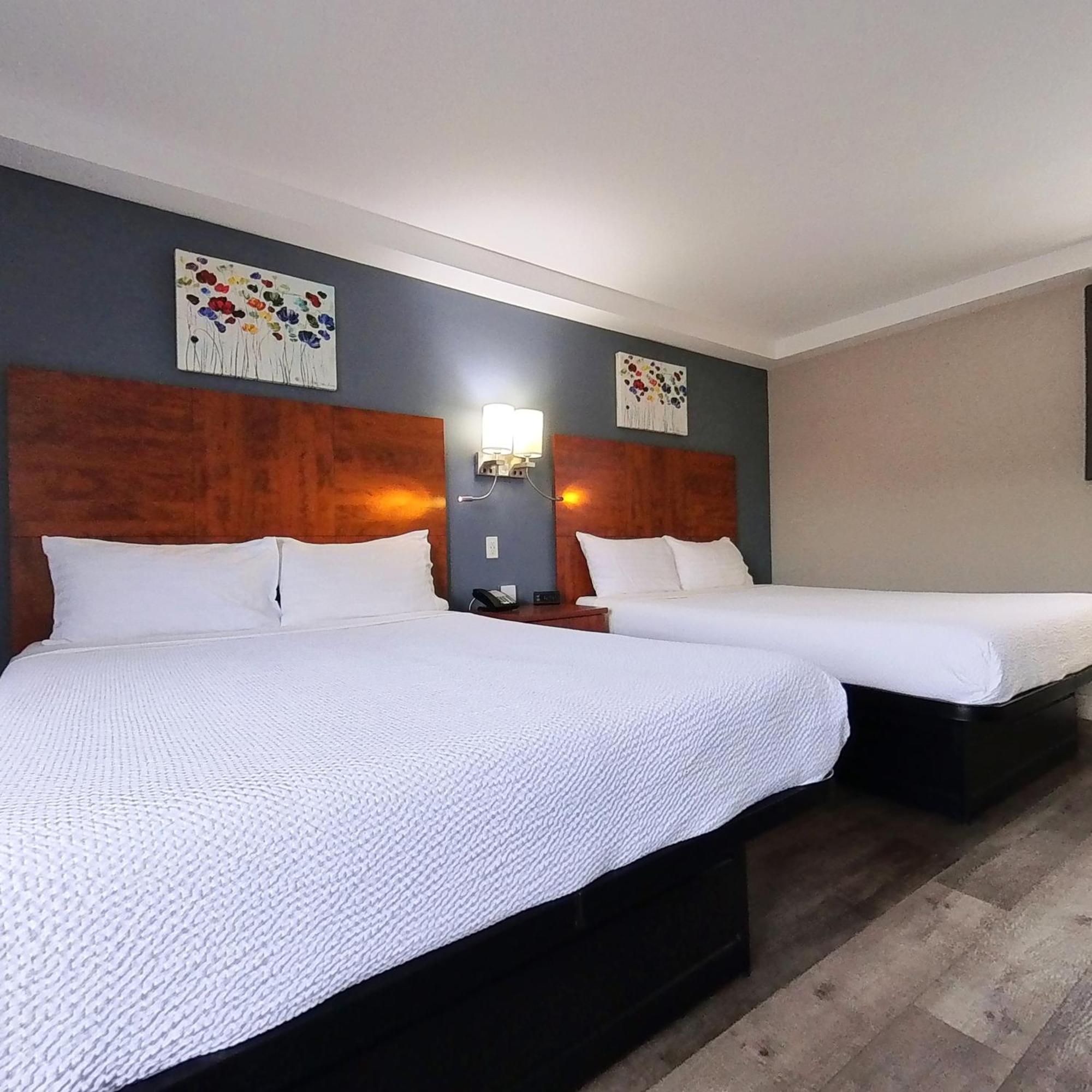 Moonlight Inn And Suites Садбери Экстерьер фото